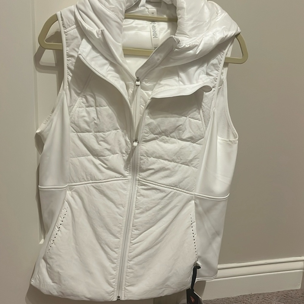 Lululemon Another Mile Vest  size 12. New with tags.